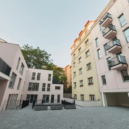 Domino * Praga